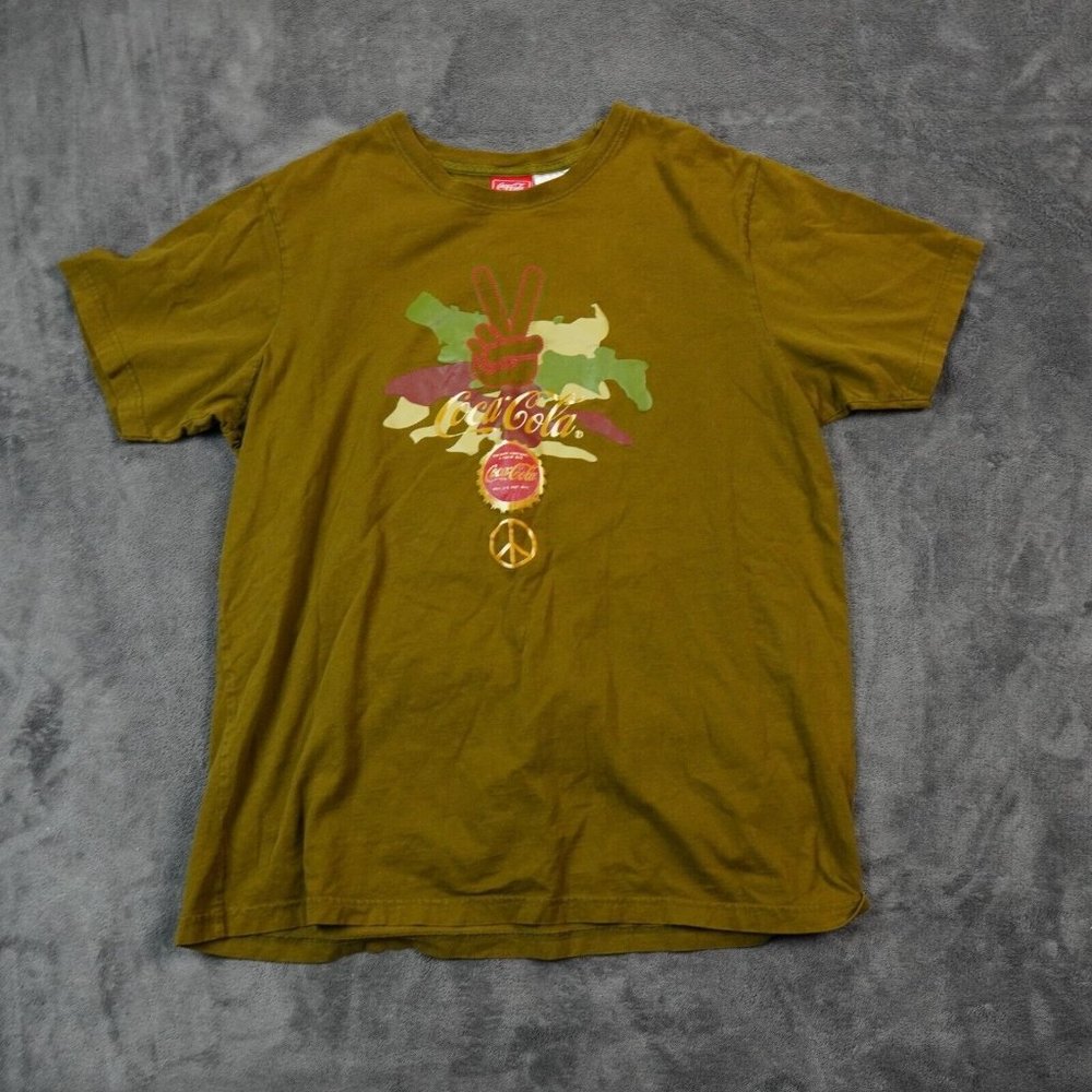 Coca Cola Shirt Mens Large Green Peace Sign Camo Crew Neck T-Shirt Bottle Cap‎